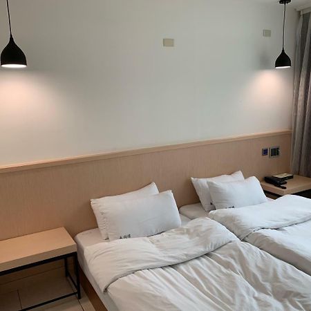 Taihu Hotel Sun Moon Lake Ючи Екстериор снимка